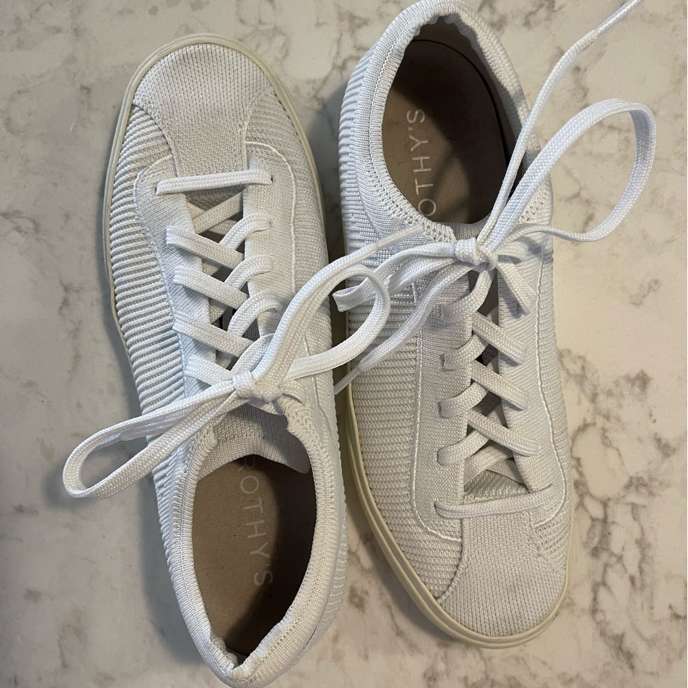 Bright White Rothy’s Tennis Shoe Sneakers in Size 9